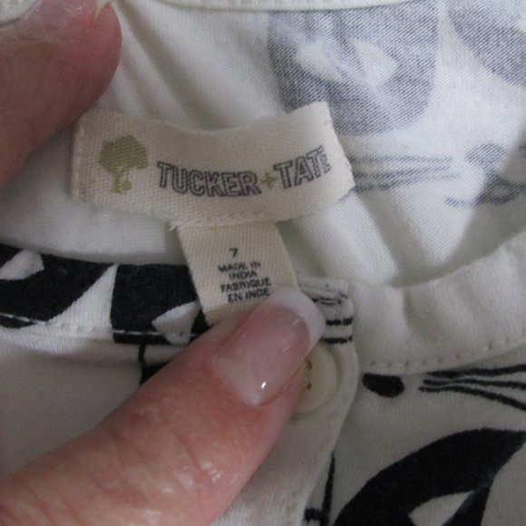 4 pieceBUNDLE Girl's Size 6 & 7 Clothes>2 dresses,2 sweatshirts>Great condition - Picture 4 of 8